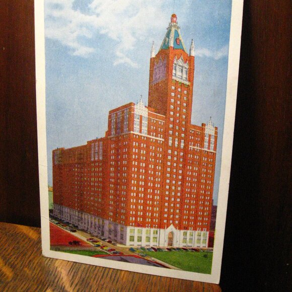 Chicago American Furniture Mart Vintage 1940's Postcard - Picture 2 of 5